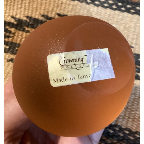 Frosted Glass Art Peach Paperweight by Crowning Touch With Sticker Made Taiwan - Picture 9 of 16
